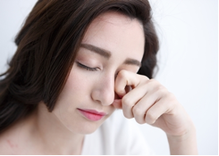 Các bệnh về mắt cần lưu ý khi hè về